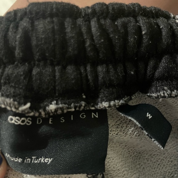 Asos sweatpants size medium, baggy black and white - Picture 3 of 3